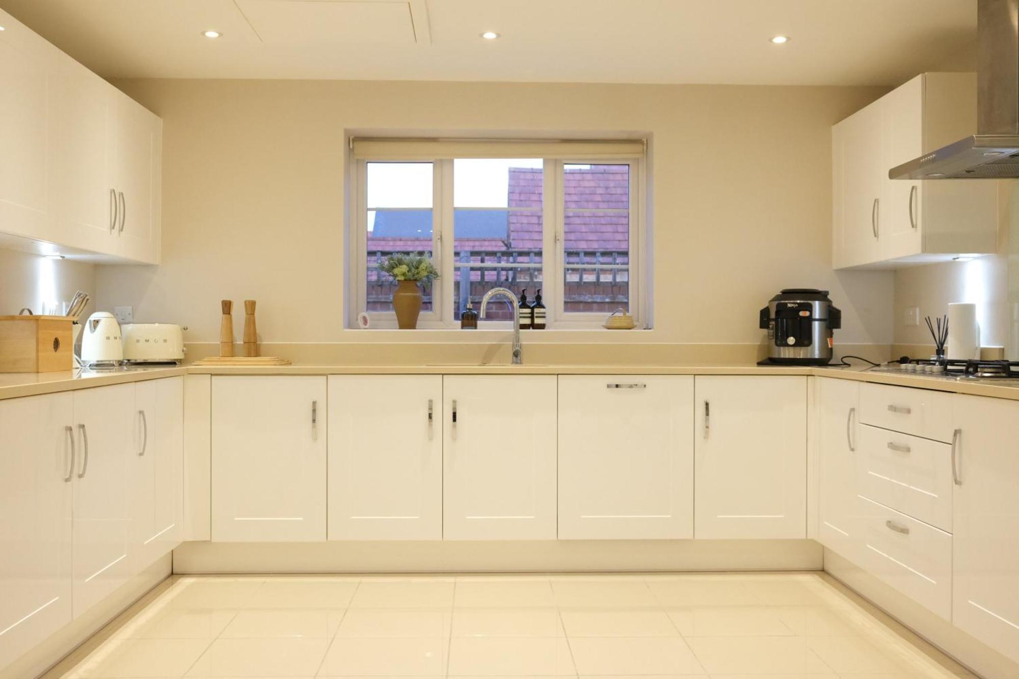Luxury 6-Bedroom House 5 Minutes From Bicester Village Shopping Outlet Chesterton  Exterior foto